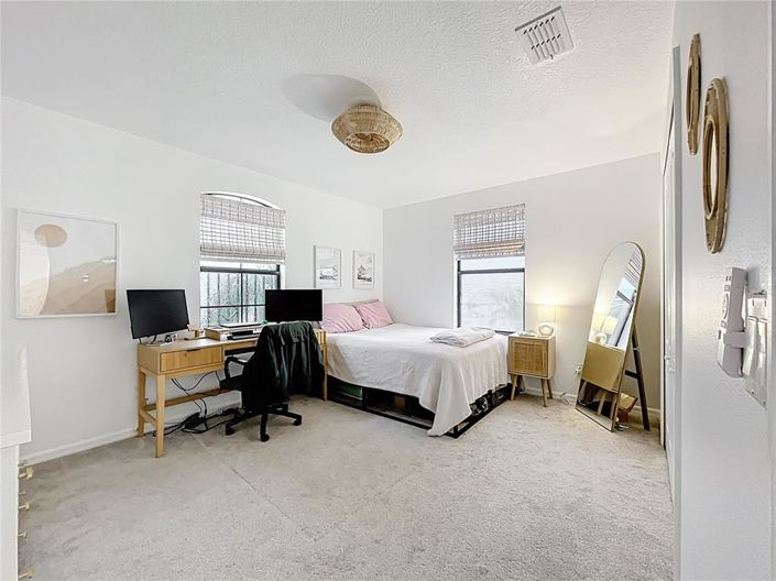 Image No.40-5 Bed House for sale