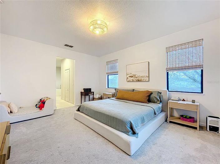 Image No.60-5 Bed House for sale