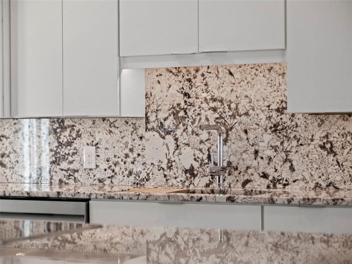 Image No.10-4 Bed House for sale