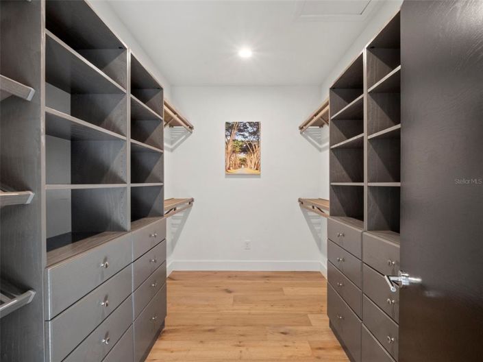 Image No.23-4 Bed House for sale