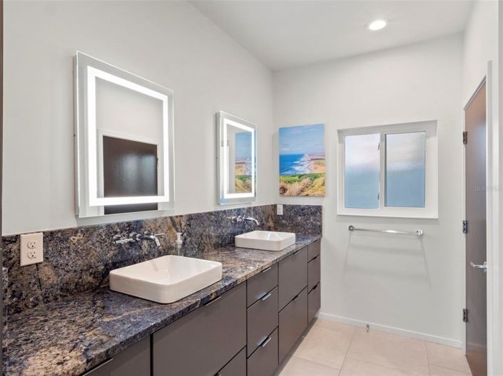 Image No.24-4 Bed House for sale