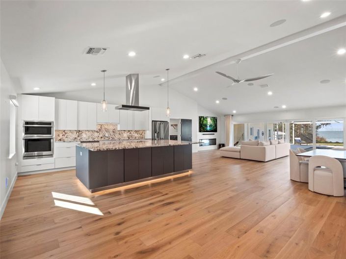 Image No.6-4 Bed House for sale