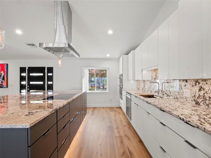 Image No.9-4 Bed House for sale