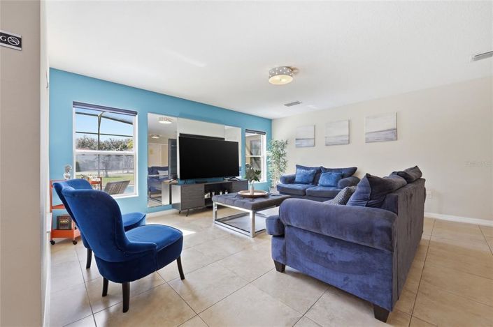 Image No.6-4 Bed House for sale