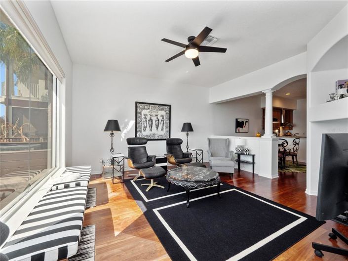 Image No.18-3 Bed Townhouse for sale