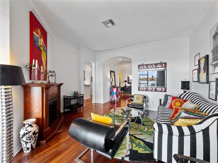 Image No.8-3 Bed Townhouse for sale