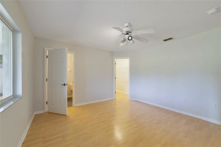 Image No.12-3 Bed House for sale