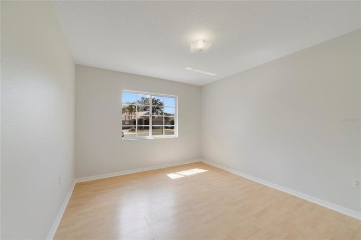 Image No.19-3 Bed House for sale