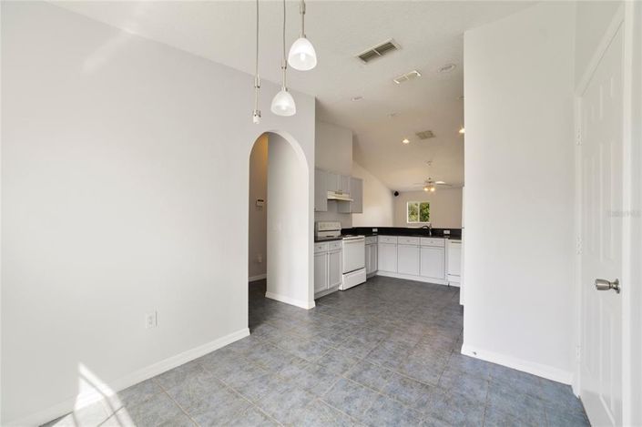 Image No.6-3 Bed House for sale