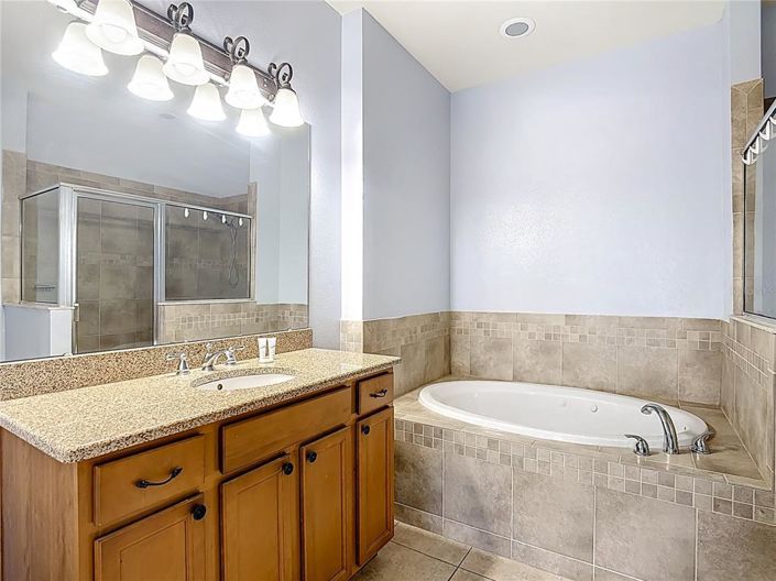 Image No.27-4 Bed Townhouse for sale