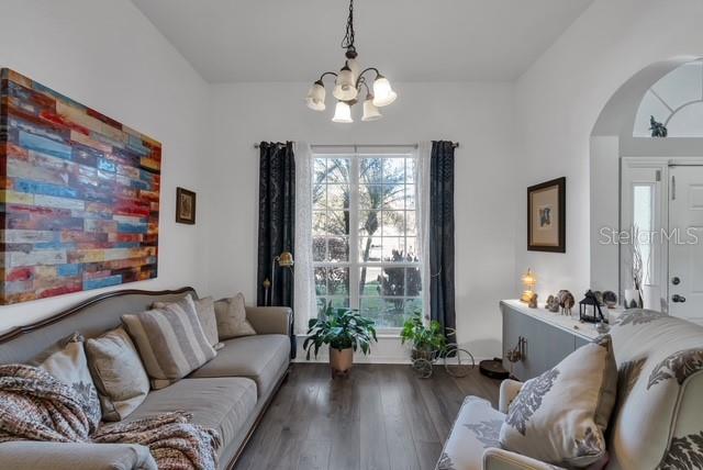 Image No.6-3 Bed House for sale