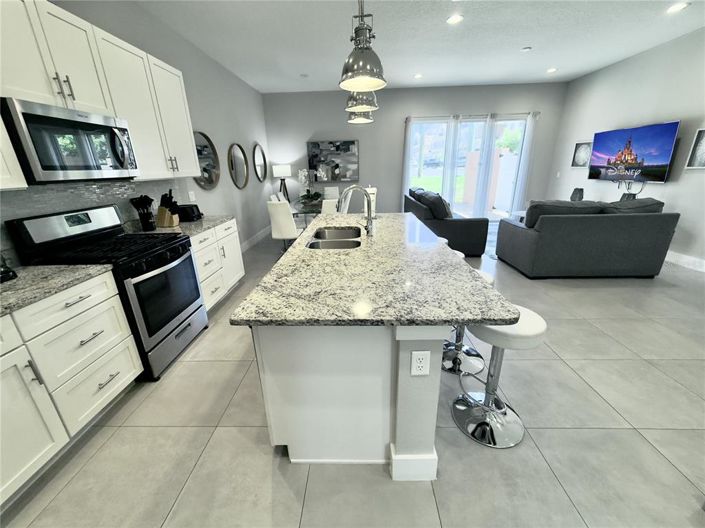 Image No.27-5 Bed Townhouse for sale