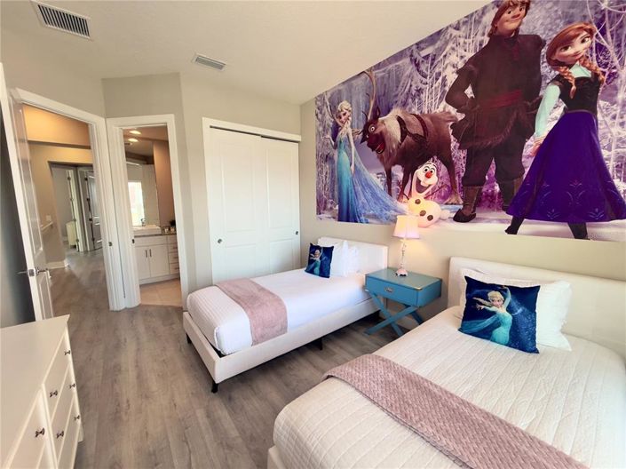 Image No.31-5 Bed Townhouse for sale