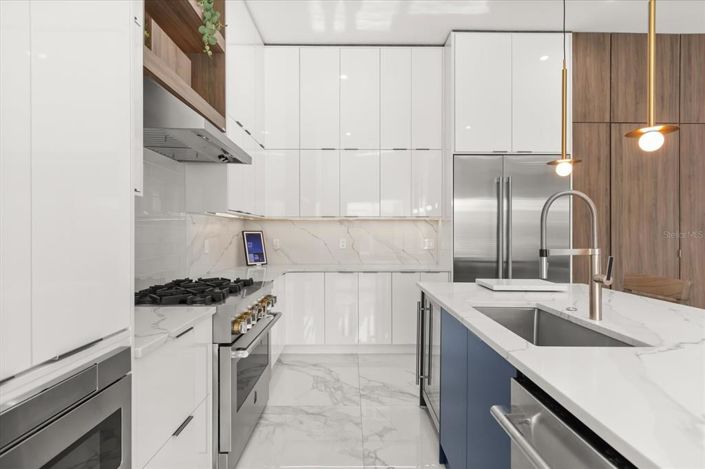 Image No.10-4 Bed House for sale