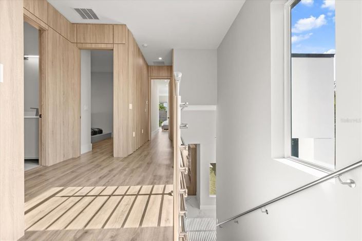 Image No.28-4 Bed House for sale