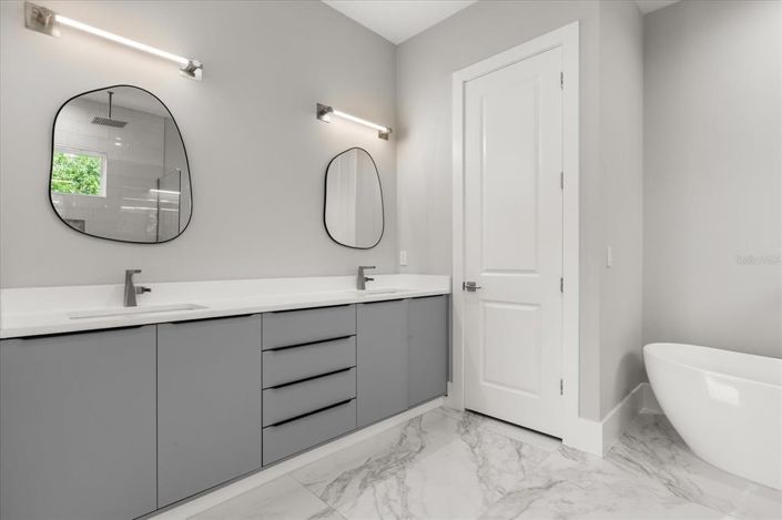 Image No.37-4 Bed House for sale