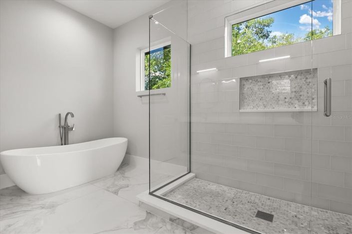 Image No.41-4 Bed House for sale