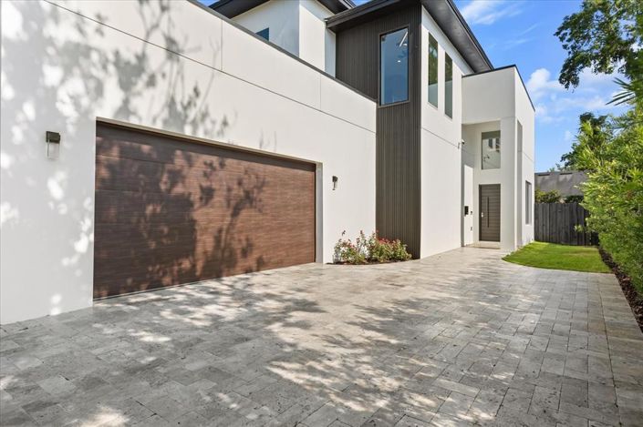 Image No.54-4 Bed House for sale