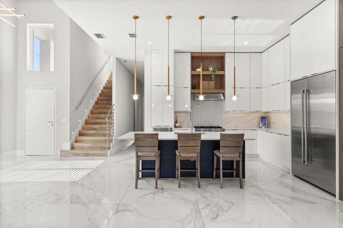 Image No.6-4 Bed House for sale