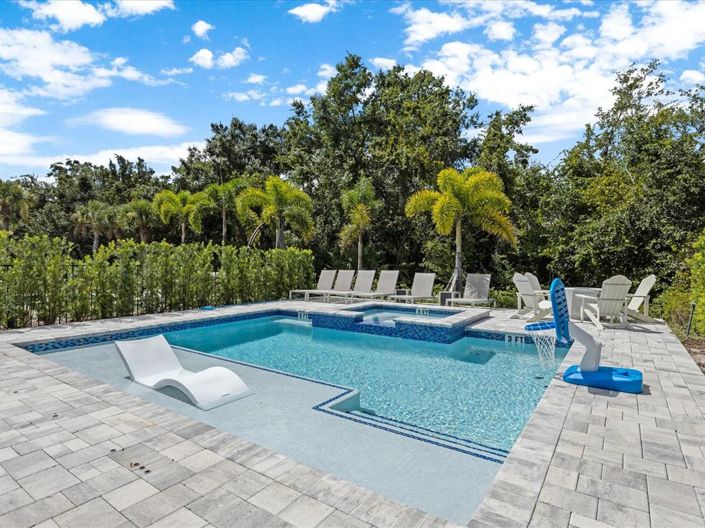 Image No.2-6 Bed House for sale