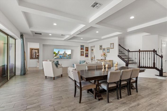 Image No.18-5 Bed House for sale