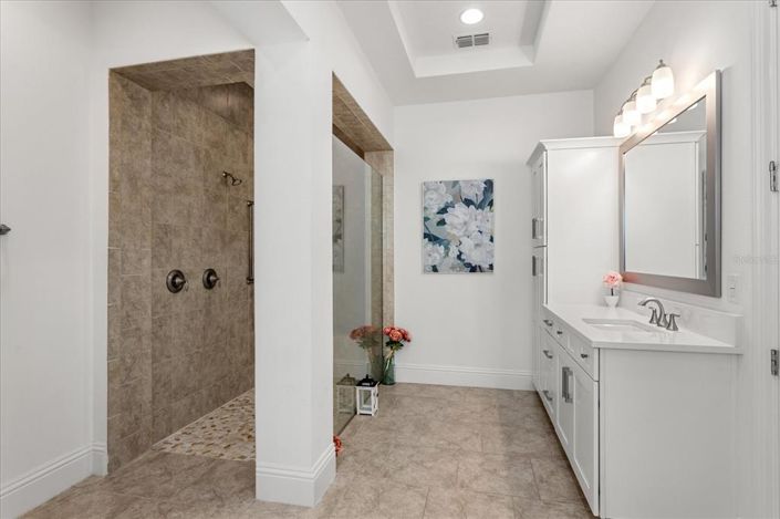 Image No.30-5 Bed House for sale