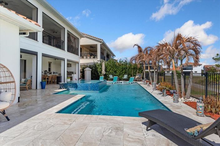 Image No.55-5 Bed House for sale