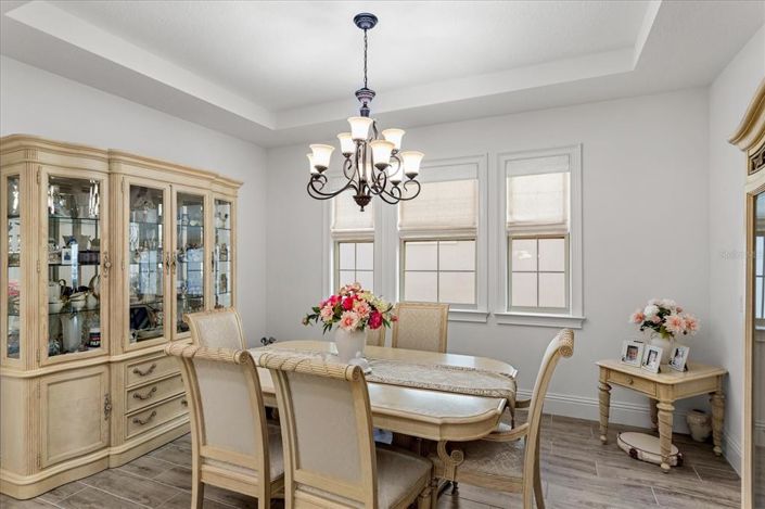 Image No.9-5 Bed House for sale