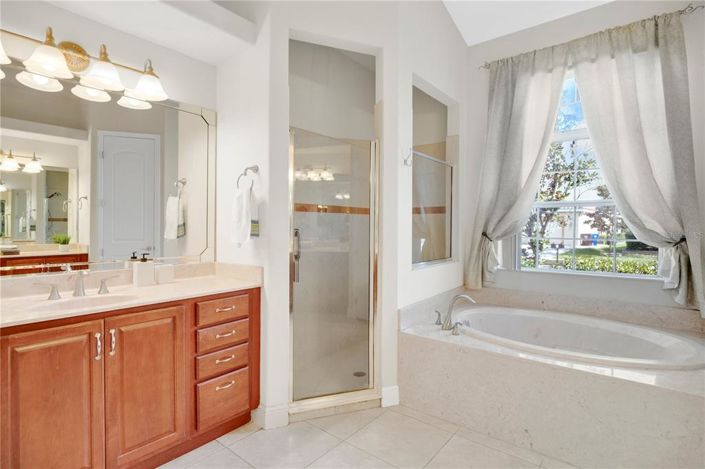 Image No.20-4 Bed House for sale