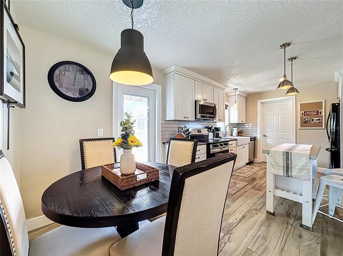 Image No.11-3 Bed House for sale