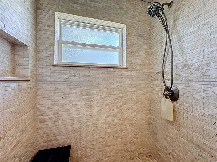 Image No.34-3 Bed House for sale