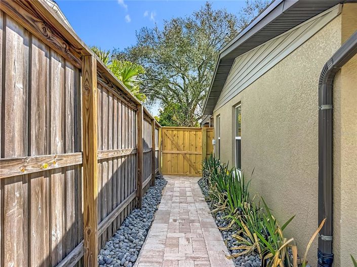 Image No.43-3 Bed House for sale