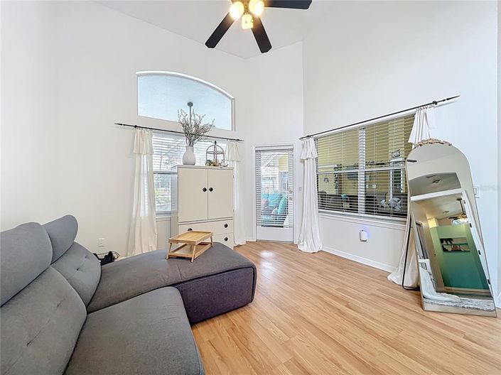Image No.17-4 Bed House for sale