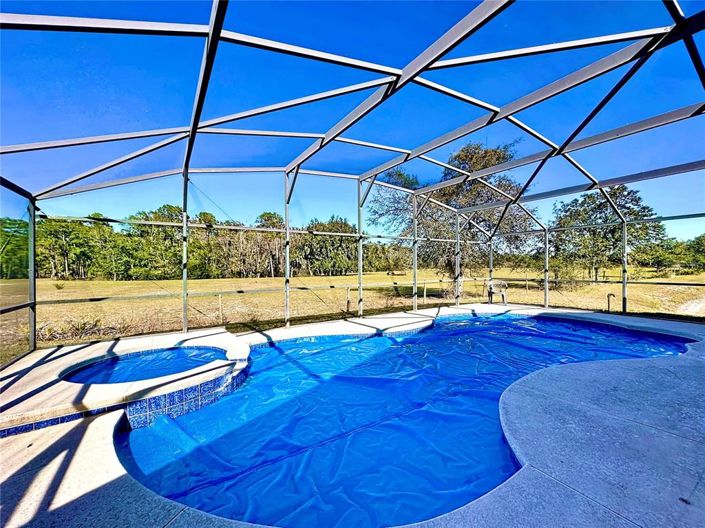 Image No.2-Maison de 5 chambres à vendre à Saint John