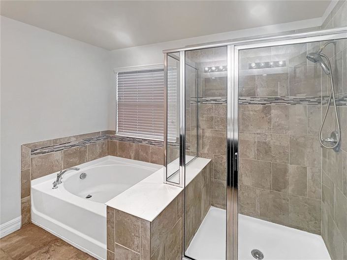 Image No.17-5 Bed House for sale