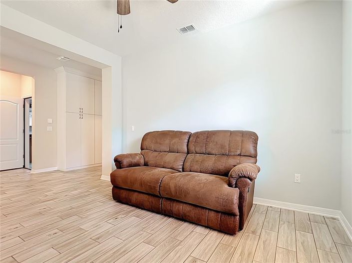 Image No.18-4 Bed House for sale