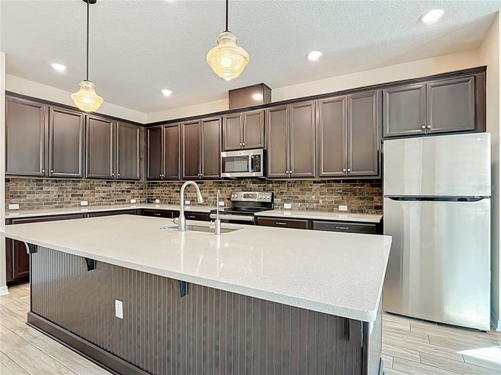 Image No.6-4 Bed House for sale