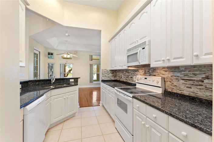 Image No.11-3 Bed House for sale