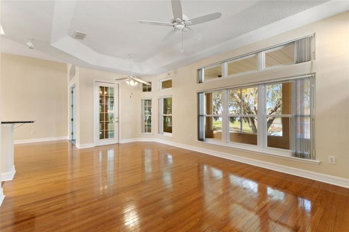 Image No.9-3 Bed House for sale