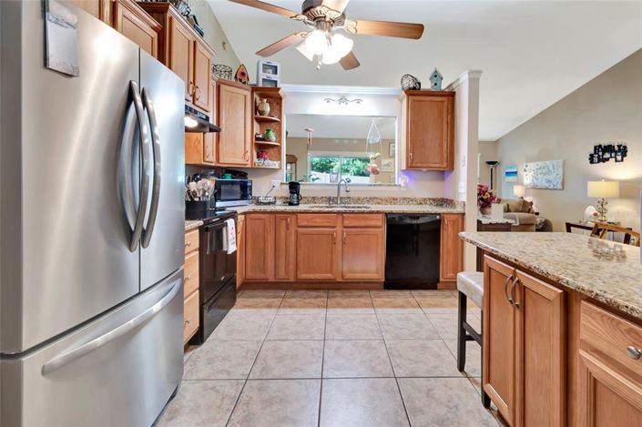 Image No.11-3 Bed House for sale