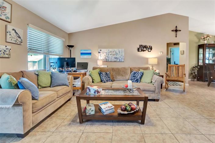 Image No.15-3 Bed House for sale