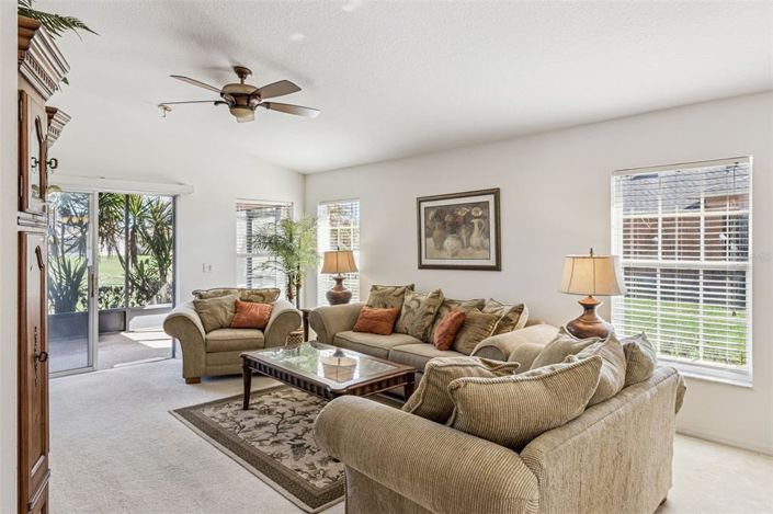 Image No.11-2 Bed House for sale