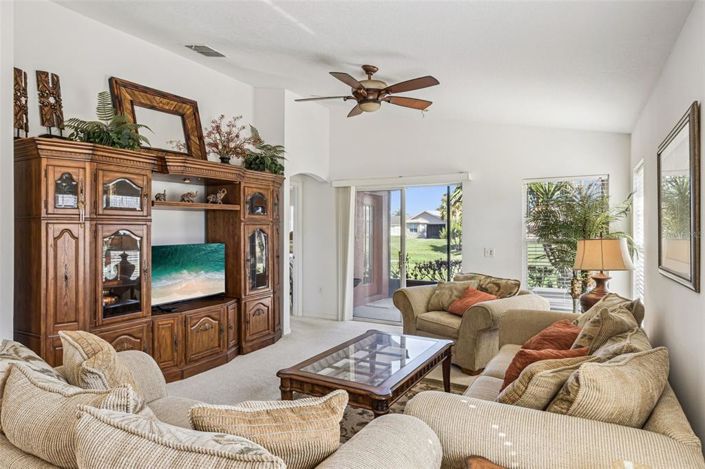 Image No.9-2 Bed House for sale