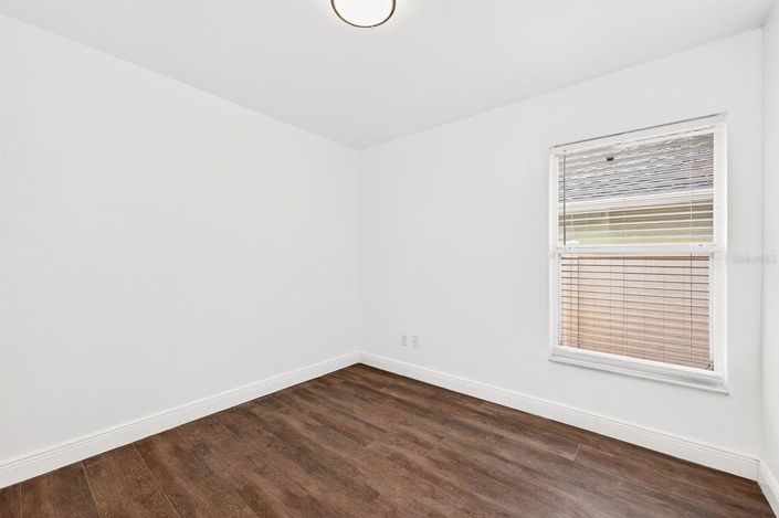 Image No.19-4 Bed House for sale