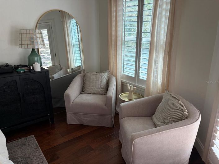 Image No.25-5 Bed House for sale