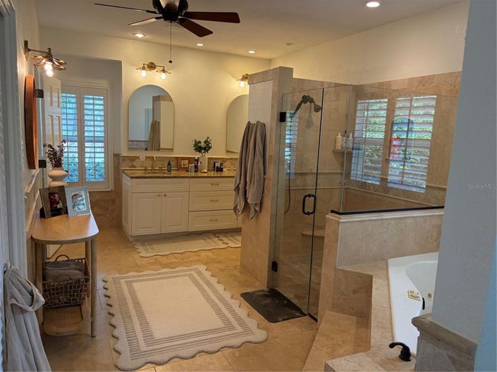 Image No.27-5 Bed House for sale