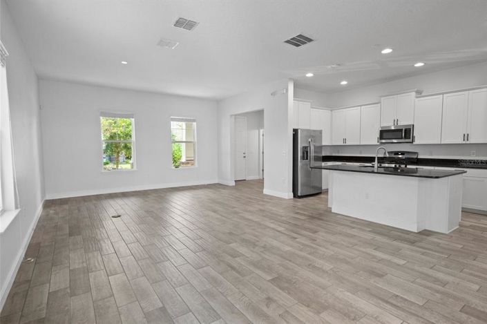 Image No.10-3 Bed House for sale