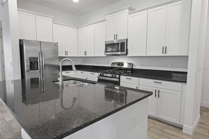 Image No.13-3 Bed House for sale