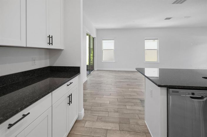 Image No.15-3 Bed House for sale