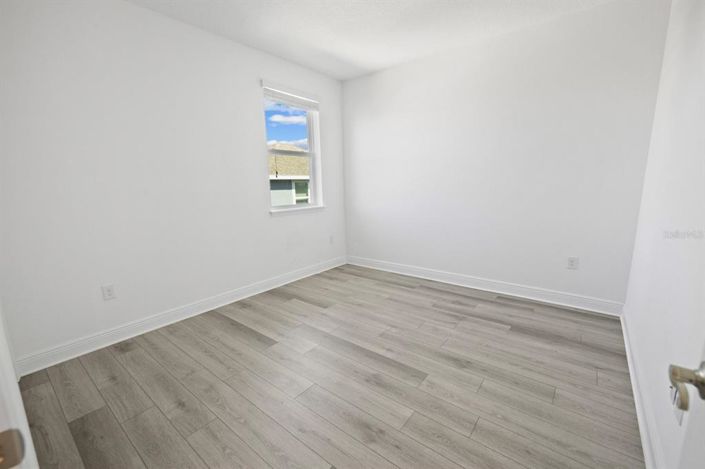 Image No.30-3 Bed House for sale